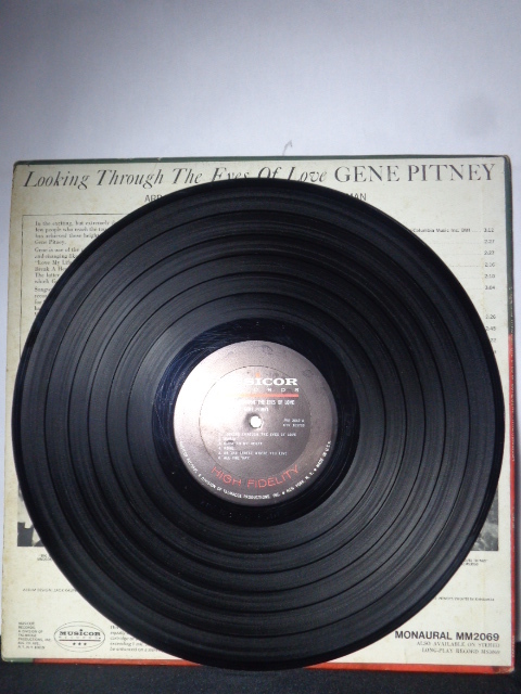 Vinil - Gene Pitney - Looking Through the Eyes of Love (USA)