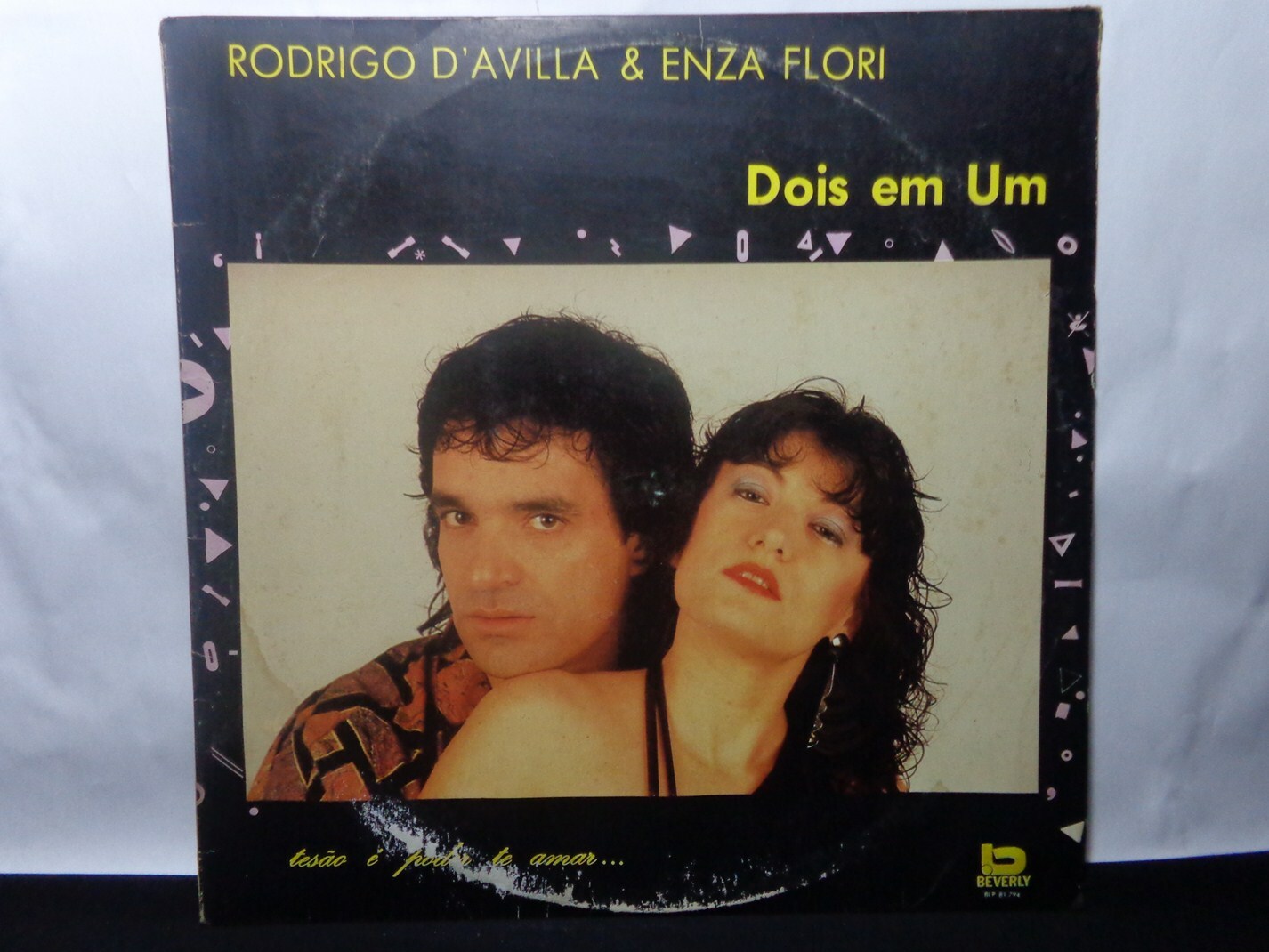 Vinil - Rodrigo Davilla e Enza Flori - Dois em Um