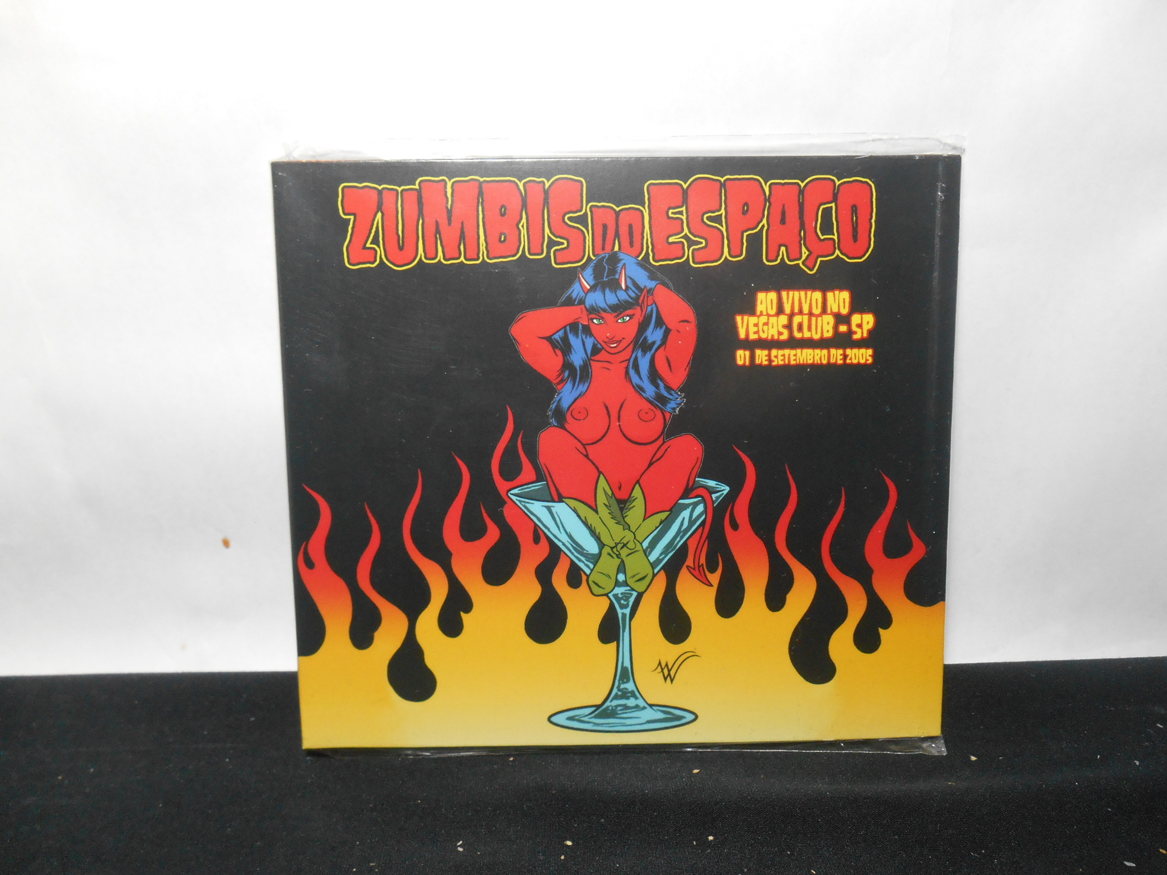 CD - Zumbis do Espaco - Ao Vivo no Vegas Club SP (Lacrado/Paper Sleeve)