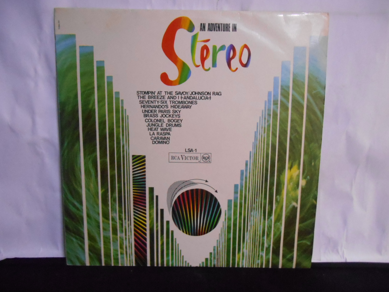Vinil - An Adventure in Stereo